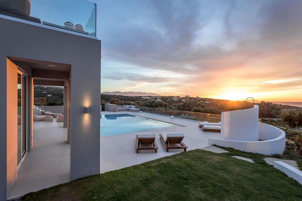 Villa White Grace - A Seductive World Of Luxury Pigí Exterior foto
